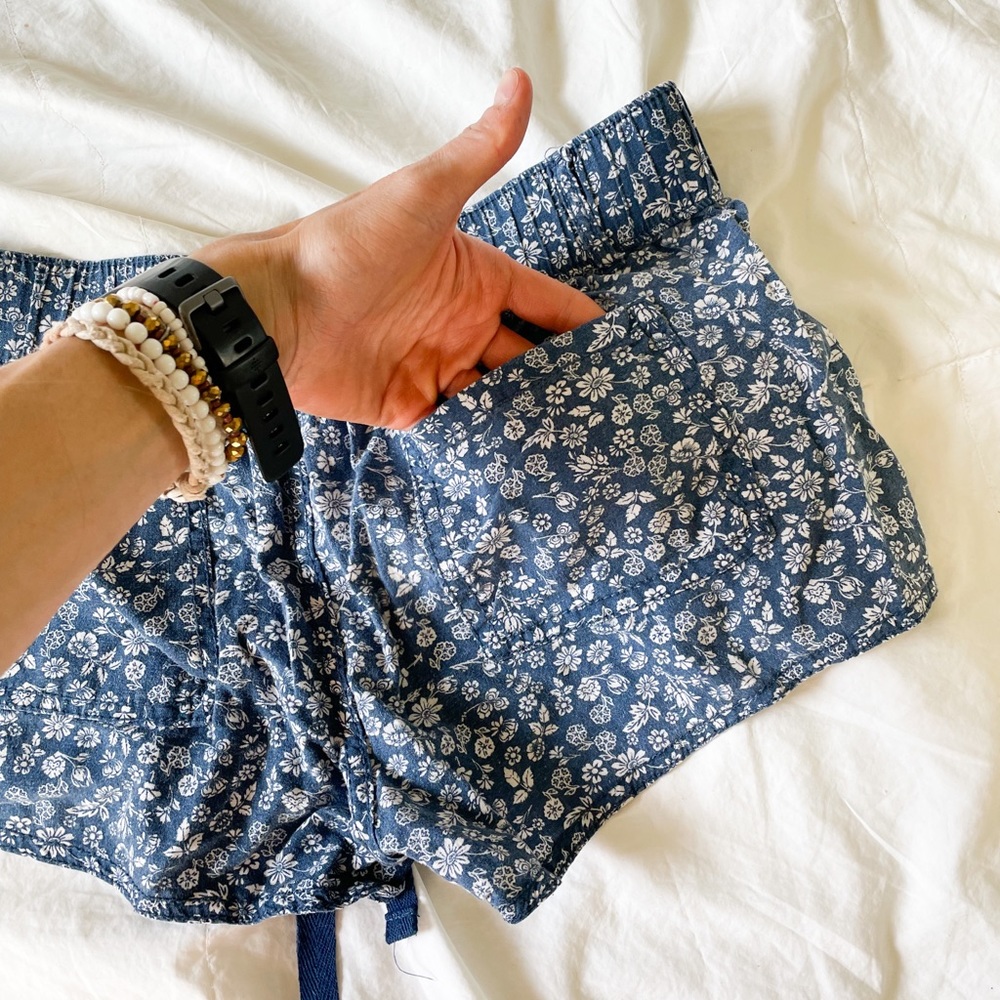 Shorts - Picture 9 of 11